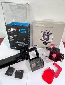 GoPro HERO5 Black + Accessories Bundle
