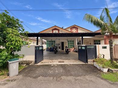 Semi-Detached House For Sale in Tanjong Kling,MLK