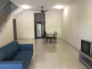 Homestay Rumah Teres 2 Tingkat di Setia Alam