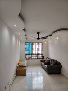 Flat For Rent in Sri Lanang