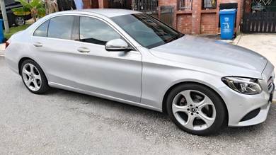 Mercedes Benz 200 in Shah Alam, SGR