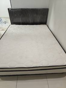 queen size bedframe mattress 