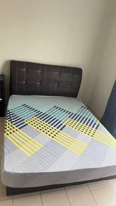 Queen bedframe & mattress