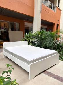 Ikea ASKVOLL Queen bed With ikea HAFSLO sprung Que