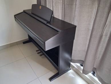 Yamaha Clavinova CLP-130