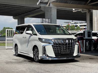 Toyota Alphard SC in KLCC, KUL