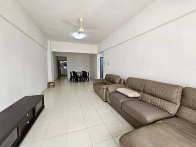Condominium For Sale in Straits Court Condominium