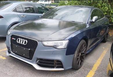 Audi S5 V8 FSI in City Centre, KUL
