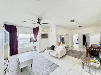 Condominium For Sale in Desa Impiana