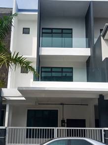 2.5-storey Terraced House For Sale in Ujong Pasir,MLK
