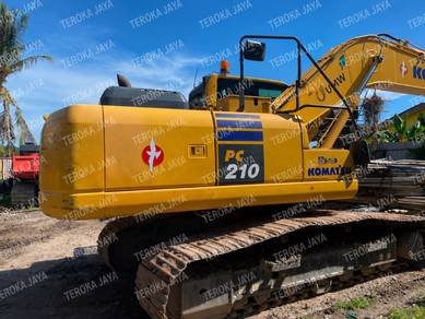 Komatsu PC210 - 10MO