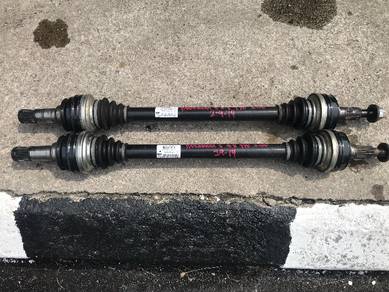 No 2-9-19 Porsche Panamera S 970 Rear Axle Shaft