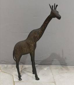 Brass giraffe statue tembaga
