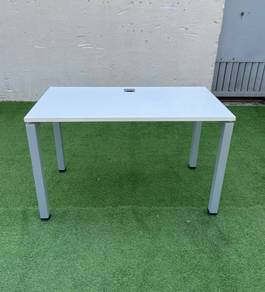 YE47G Meja Tulis 4' Writing Table Metal Leg 5 cm