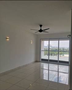 Condominium For Sale in Aurora Residence @ Lake Side City
