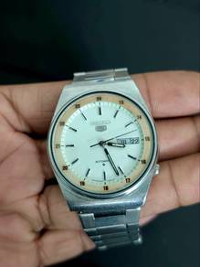 Vintage Seiko 5 Automatic Watch