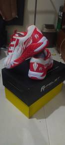 kasut badminton felet power boost