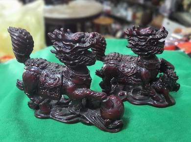 Pair VTG Chinese Red Resin Foo Fu Dog Lion Guardia