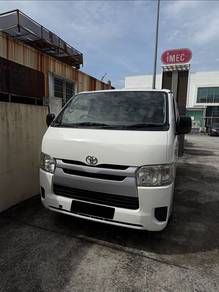 Toyota HIACE 2.5L PANEL VAN (DIESEL)