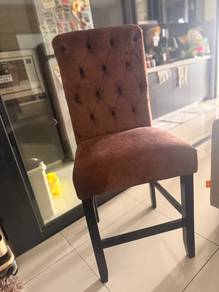 Cushion bar chair