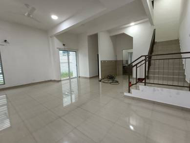 Semi-Detached House For Sale in Rawang,SGR