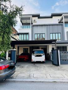 Semi-Detached House For Sale in Setia Alam,SGR
