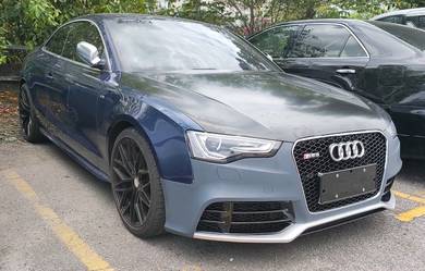 Audi S5 V8 FSI in City Centre, KUL