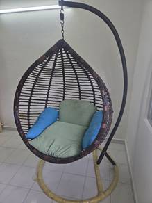 Hanging Rocking chair good condition 