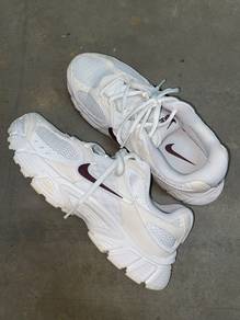 Nike V5 White 6.5UK CLEAN BARELY USED NO SCRATCH