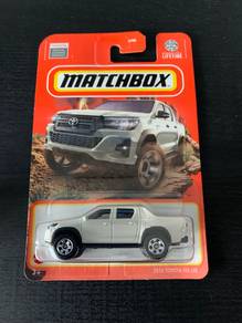Matchbox 2018 Toyota Hilux Pearl White