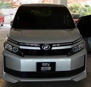 Toyota Voxy ZS in Georgetown, PNG