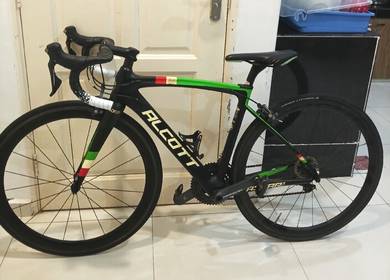 Roadbike ALCOTT ASCARI ULTEGRA CARBON WHEELSET