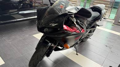 Yamaha YZF-R1