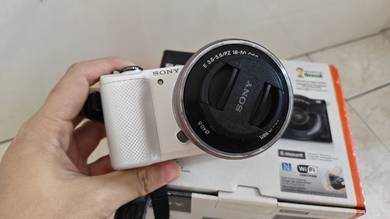 Sony a5000 Camera (White) Used with ori box