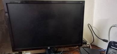 Desktop computer with 19.5" monitor