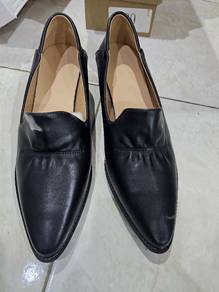 leathet shoes 