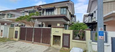 Semi-Detached House For Sale in Shah Alam,SGR