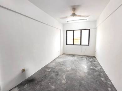 Flat For Rent in Pandamaran Flat