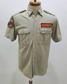 This is a vintage-style U.S. Marine Corps short-sl