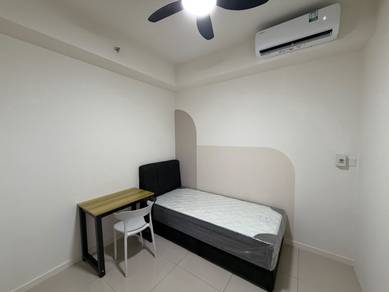Service Residence For Rent in Emerald 9