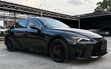 Lexus IS 300 F SPORT MODE BLACK in Damansara, KUL