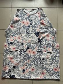 Ironless Kaftan with Zipper (New and unused)