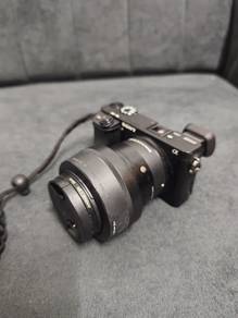 sony a6300 with sigma lens 30mm dc dn