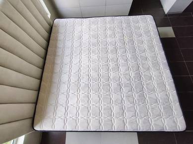 Tilam KING Size bed Mattress/Like new No any defe