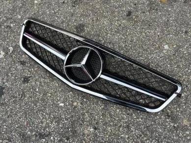 Mercedes W204 C63 Front Grill W204 Bumper Grille
