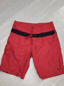Seluar Nike merah size 35