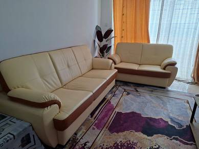 Cream 2 & 3-seater sofas