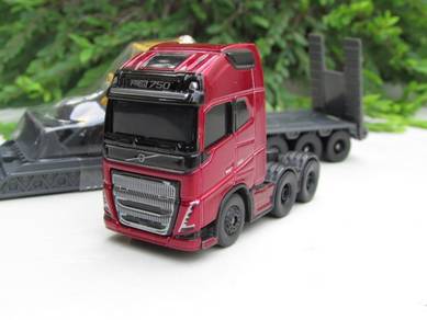 Maisto (7cm) Volvo FH16 With Volvo Wheel Loader