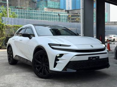 Toyota Crown SPORT Z in Chan Sow Lin, KUL