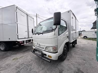 Hino WU300R 10ft Box 2009/2010